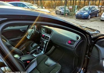 Volvo V40 II Hatchback Facelifting 2.0 D3 150KM 2016 VOLVO V40 R-Desing, zdjęcie 3