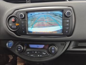 Toyota Yaris III Hatchback 5d Facelifting Hybrid 100KM 2015 Toyota Yaris Hybrid, zdjęcie 8