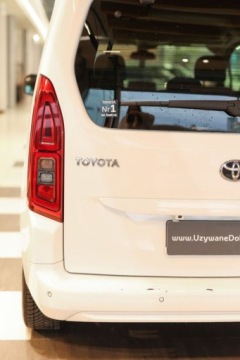Toyota 2021 Toyota Proace City Verso 1.2 D-4T Family 1.2 Benzyna 110KM, zdjęcie 8