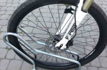 ПОДСТАВКА ДЛЯ ВЕЛОСИПЕДОВ CROSS BIKES 8 ОЦИНКОВАННЫХ ВЕЛОСИПЕДОВ HIT