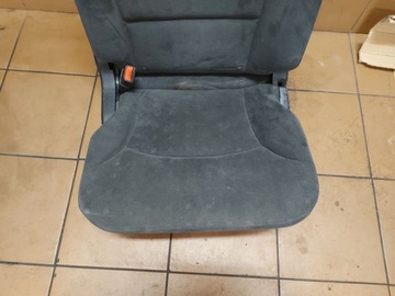 MITSUBISHI GRANDIS SEDADLO LEVÝ ZADNÍ POHOVKA