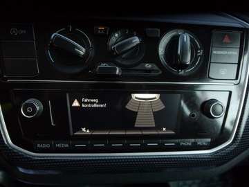 Volkswagen up! Hatchback 5d Facelifting 1.0 60KM 2019 Volkswagen Up! 1.0 Stan b.dobry 1wł klima, zdjęcie 24