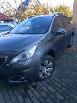 Peugeot 2008 I SUV Facelifting 1.2 PureTech 82KM 2019 PEUGEOT 2008 SIGNATURE 1,2 benzyna 2019 r, zdjęcie 4