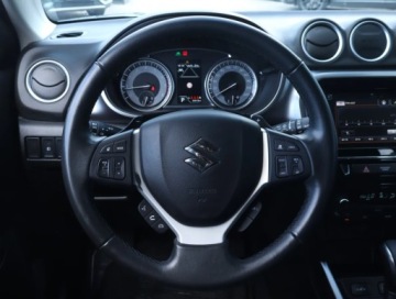 Suzuki Vitara III 2022 Suzuki Vitara 1.5 Hybrid, Salon Polska, zdjęcie 22