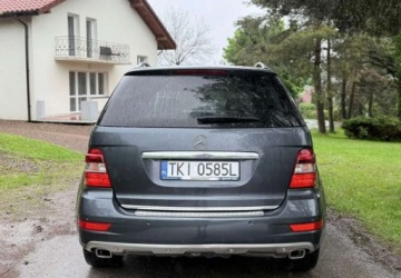 Mercedes Klasa M W164 Off-roader Facelifting 3.0 V6 (300 CDI BlueEFFICIENCY) 190KM 2010 Mercedes-Benz ML Mercedes-Benz ML 300 CDI 4-Matic 3.0 Diesel 190KM, zdjęcie 8