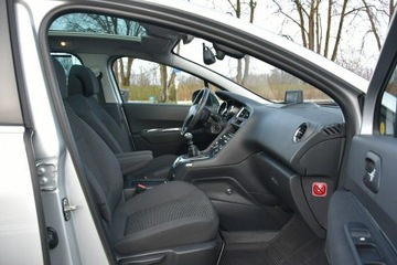 Peugeot 5008 I Minivan Facelifting 2.0 HDi 150KM 2015 Peugeot 5008 2.0HDi 150KM Manual 2015r. Salon 7os., zdjęcie 9