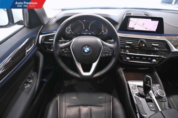 BMW Seria 5 G30-G31 Limuzyna 520d 190KM 2019 BMW Seria 5 520d xDriveLED Fog LightsKamera CofaniaSpryskiwacze Reflektorow, zdjęcie 11