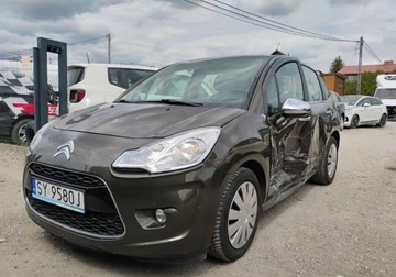 Citroen C3 II 2013 Citroen C3 2013r, 1.2 Benzyna. Uszkodzony lewy bok i lekko prawy tyl. Jezd, zdjęcie 1