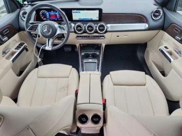 Mercedes GLB 2025 Mercedes-Benz GLB 250 4matic 2025 2.0 Benzyna 221KM, zdjęcie 8