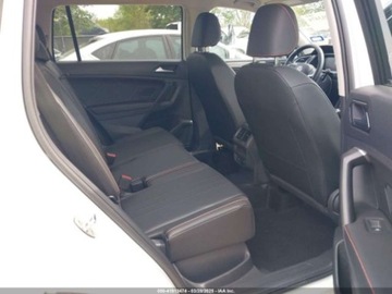 Volkswagen Tiguan III 2024 Volkswagen Tiguan 2024 VOLKSWAGEN TIGUAN 2.0T WOLFSBURG EDITION 2.0 Benzyna, zdjęcie 12