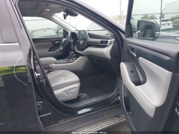 Toyota Highlander III 2022 Toyota Highlander XLE 2022 3.5l 3.5 Benzyna 295KM, zdjęcie 9