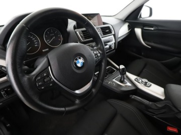 BMW Seria 1 F20-F21 Hatchback 5d Facelifting 2015 120d 190KM 2016 BMW 120 2.0d Automat Advantage Nawigacja, zdjęcie 13