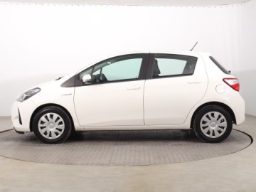 Toyota Yaris III Hatchback 5d Facelifting 2017 1.5 Hybrid 100KM 2020 Toyota Yaris 1.5 Hybrid, Salon Polska, zdjęcie 2