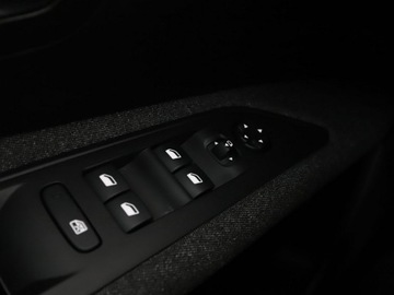 Peugeot 3008 II Crossover 1.2 PureTech 130KM 2019 Peugeot 3008 Active Business navi kamera virtual, zdjęcie 37