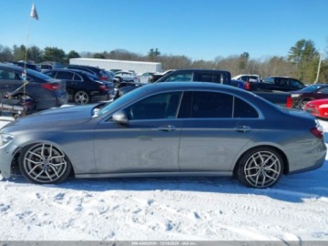 Mercedes Klasa E W213 2021 Mercedes-Benz Klasa E 2021 MERCEDES-BENZ E 350 4MATIC 2.0 Benzyna 261KM, zdjęcie 13
