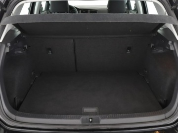 Volkswagen Golf VII Hatchback 3d Facelifting 1.0 TSI 85KM 2019 Volkswagen Golf klimatyzacja czujniki parkowania, zdjęcie 19