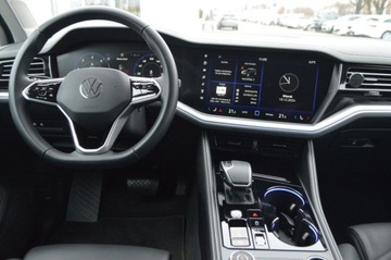 Volkswagen Touareg III SUV 3.0 V6 SCR TDI 286KM 2023 Volkswagen Touareg 3.0 V6 TDI SCR 4Mot ,Salon PL,Serwis ASO,Bezwypadkowy,, zdjęcie 27
