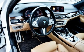BMW Seria 7 G11-G12 Sedan Facelifting 4.4 750i 530KM 2020 BMW Seria 7 M-Pakiet X-Drive Maly przebieg, Bogata wersja wyposazenia,, zdjęcie 7