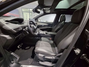 Peugeot 5008 II Crossover Facelifting 1.2 PureTech 130KM 2022 Peugeot 5008 1.2 PureTech GT EAT8 7os. Gwrancja Dealer 1.2 Benzyna 130KM, zdjęcie 16