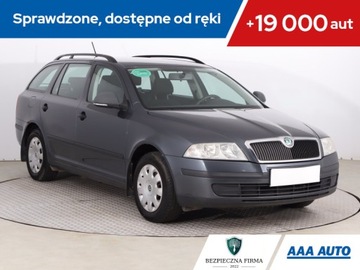 Skoda Octavia II Kombi 1.6 MPI 102KM 2011 Skoda Octavia 1.6, Salon Polska, 1. Właściciel