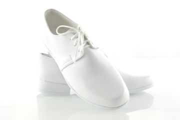 ОДНОРОДНЫЕ БЕЛЫЕ ТУФЛИ ДЛЯ МАЛЬЧИКОВ PL r29