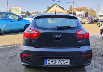 Kia Rio III 2015 Kia Rio 2015r, 1.1 CRDI. Lekko uszkodzony lewy przod. Jezdzi 1.1 Diesel, zdjęcie 16
