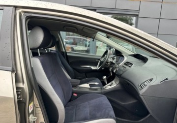 Honda Civic VIII Hatchback 3d 2.2 i-CTDi 140KM 2006 Honda Civic Honda Civic 2.2i-CTDi Executive 2.2 Diesel 140KM, zdjęcie 11