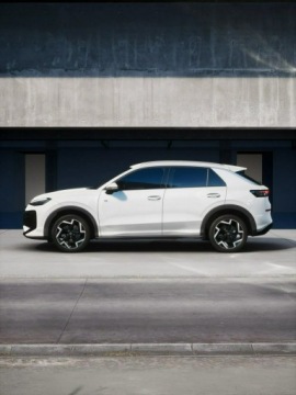 Volkswagen T-Roc I SUV Facelifting 1.5 TSI ACT 150KM 2026 Volkswagen T-Roc Wersja R-Line 1.5 eTSI 150 KM DSG, zdjęcie 11