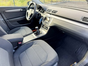 Volkswagen Passat B7 Variant 1.6 TDI CR DPF BlueMotion 105KM 2011 Volkswagen Passat Navi PDC Climatronic Grz. Fotele, zdjęcie 10