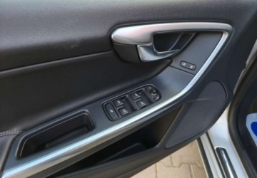 Volvo V60 I Kombi Facelifting 2.0 D2 DRIVE-E 120KM 2018 Volvo V60 Volvo V60 D2 Drive-E Momentum 2.0 Diesel 120KM, zdjęcie 9