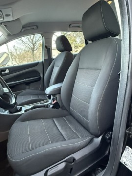 Ford Focus II 2010 Ford Focus Lift 1.8B 2010r GHIA Climatronic Tablet, zdjęcie 13