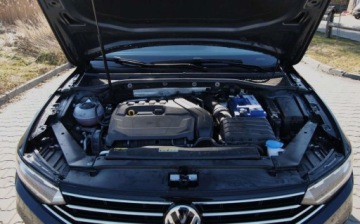 Volkswagen Passat B8 Variant Facelifting 1.5 TSI EVO 150KM 2020 Volkswagen Passat Variant GWARANCJA, 2020, 1.5 Benzyna, Automat DSG, Niski, zdjęcie 16