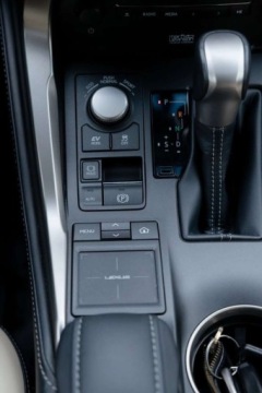 Lexus NX I SUV 300h 197KM 2017 Lexus NX Prestige AWD, 197KM, Mark Levinson, kamery 360, martwe pole, gwar, zdjęcie 21