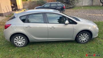 Opel Astra J Hatchback 5d 1.7 CDTI ECOTEC 110KM 2010 Opel Astra Pisemna roczna gwarancja , fajny stan ,mozliwa zamiana 1.7, zdjęcie 28