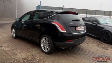 Lancia Delta III Hatchback 1.9 Twinturbo MultiJet 190KM 2011 Lancia Delta 1.9jtd 190KM max wersja asyst parkowania ledy xenon skora 1.r, zdjęcie 8