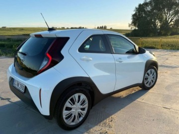 Toyota Aygo X 1.1 VVT-i 72KM 2023 Toyota Aygo X Piekna Aygo X1.0 Benzyna Navi Kamera Klimatron Tempomat 72KM, zdjęcie 3
