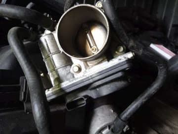 NISSAN QASHQAI J10 1.6 B HR16 ŠKRTÍCÍ KLAPKA