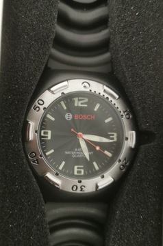 Черные часы БОШ.