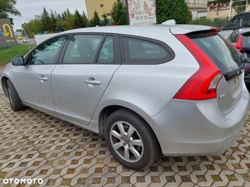 Volvo V60 I Kombi Facelifting 2.0 D3 136KM 2014 Volvo V60 I (2011 - 2018) 2.0 D3 5R bezwypadkowy, zdjęcie 7