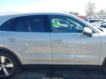 Porsche Cayenne III 2025 Porsche Cayenne E-Hybrid 2025 3.0 Hybryda 300KM, zdjęcie 6