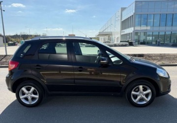 Suzuki SX4 I Hatchback Facelifting 1.6 VVT 120KM 2012 Suzuki SX4 PREMIUM 4x4 1.6i 120ps KlimaTronik Nawigacja Bezwypadkowe UNIKAT, zdjęcie 7