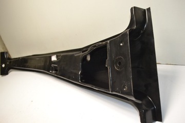 Mercedes W201 190 Средняя стойка правая