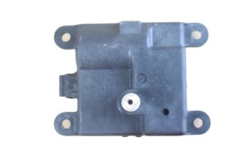 NISSAN OE 3J010-30850 10586361671 MOTOREK RADIÁTORU