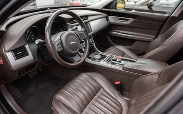 Jaguar XF II Sedan 2.0 i4D 180KM 2016 Jaguar XF XF 2.0D 180KM Full Pano LEdy Skora Camera Navi Full ASO 2.0, zdjęcie 14