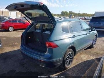 Volkswagen Tiguan II 2021 Volkswagen Tiguan 2021 Volkswagen Tiguan 2.0T SE FWD 2.0 Benzyna 184KM, zdjęcie 3