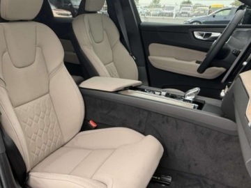 Volvo XC60 II 2026 VOLVO XC60 B5 AWD Ultra Dark Suv 2.0 (250KM) 2026, zdjęcie 10