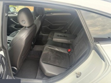 Volkswagen Arteon Fastback 2.0 TSI 190KM 2018 Volkswagen Arteon 2.0 TSI R-Line DSG 190KM 2018r, zdjęcie 15