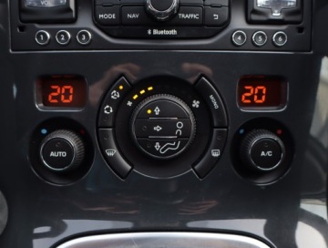 Peugeot 3008 I Crossover Facelifting 1.2 PureTech 130KM 2016 Peugeot 3008 1.2 PureTech, Salon Polska, zdjęcie 15