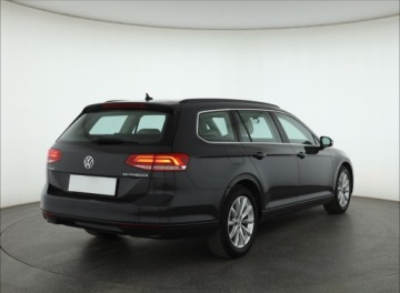 Volkswagen Passat B8 Variant 2.0 TDI BlueMotion SCR 150KM 2016 VW Passat 2.0 TDI, Automat, Navi, Klima, zdjęcie 4