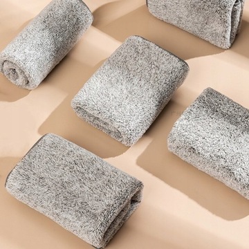 Новая бамбуковая тряпка из микрофибры для кухни.